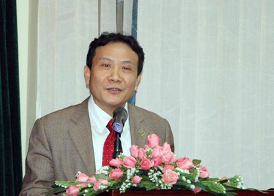 PGS.TS Nguyễn Hồng Sơn, Phó Hiệu trưởng Trường ĐHKT - ĐHQGHN, phát biểu tại buổi lễ
