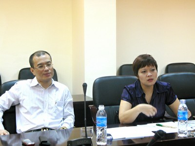 Ông Trương Quốc Hùng - Chủ Tịch tập đoàn Giáo dục EMG và bà Nguyễn Lan - Đồng Chủ tịch Hội đồng quản trị EMG tại buổi làm việc