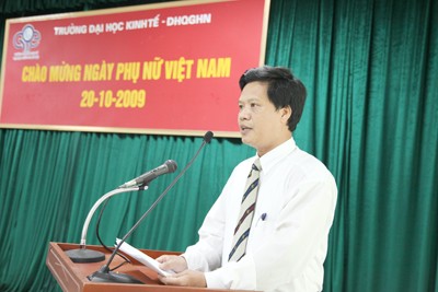 TS. Nguyễn Xuân Thiên, Chủ
tịch Công đoàn Trường ĐHKT phát biểu tại buổi lễ.
