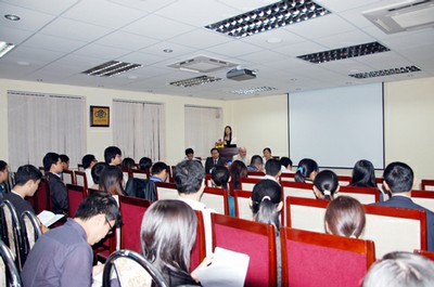 Đông đảo ứng viên đã tham gia ngày hội thông tin.