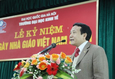 PGS.TS Nguyễn Hồng Sơn - Phó Hiệu trưởng Trường ĐHKT phát biểu tại buổi lễ.