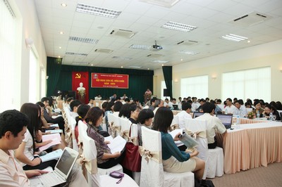 Đông đảo cán bộ Trường ĐHKT đã tham dự hội nghị.